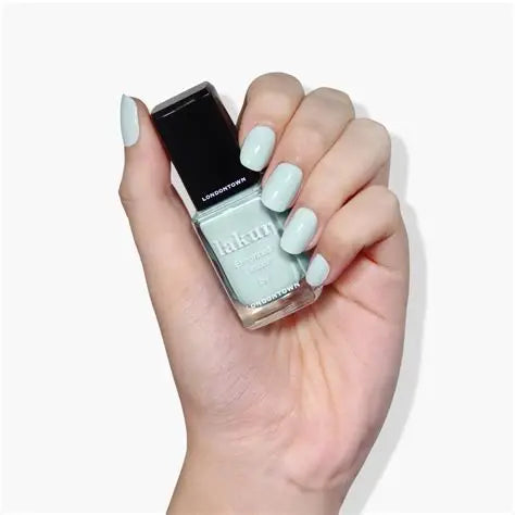 Londontown lakur Polish “Mint No Chip”